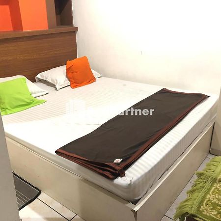 Seungit Syariah Inn Tebet Mitra Reddoorz Jacarta Exterior foto